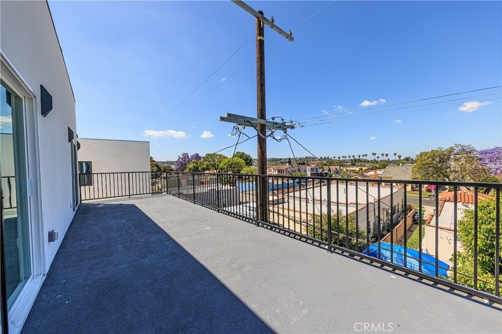 2847 S Victoria Avenue - Photo 31