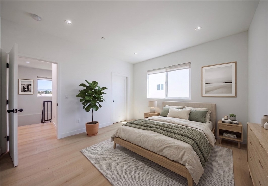 2847 S Victoria Avenue - Photo 4