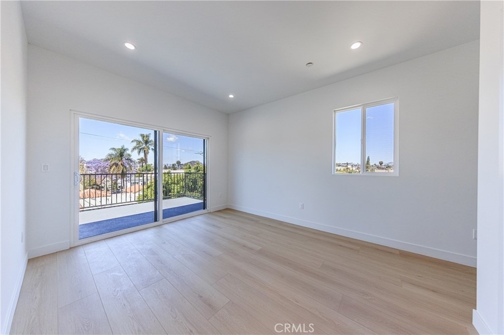 2847 S Victoria Avenue - Photo 23