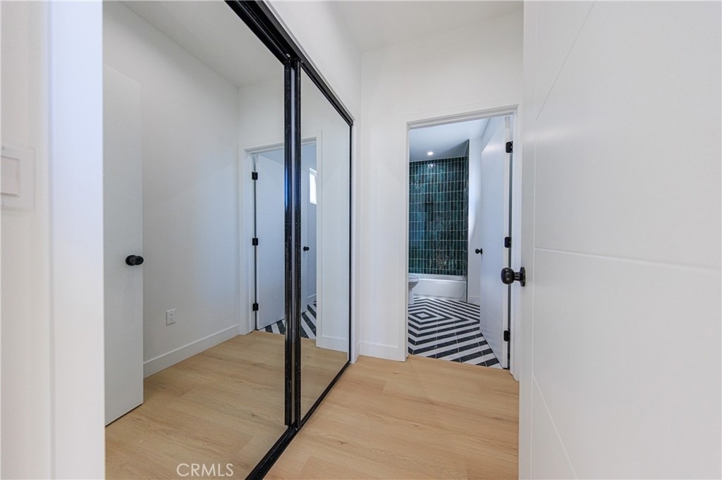 2847 S Victoria Avenue - Photo 18