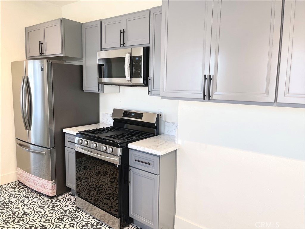 3109 Raymond Avenue - Photo 7