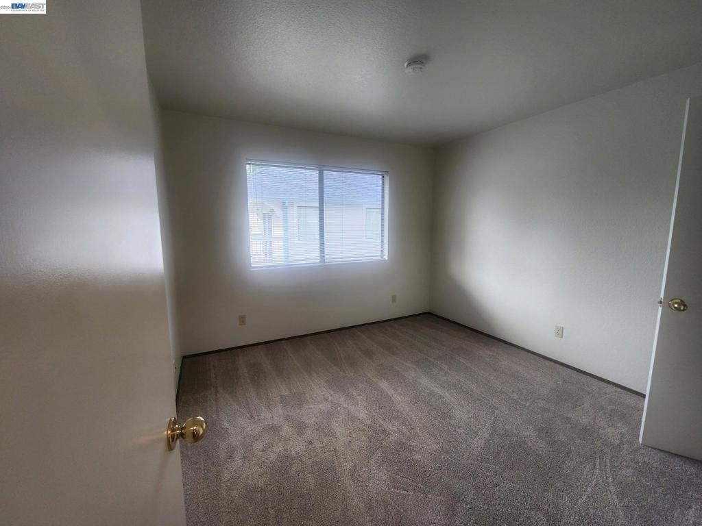 198 Peters Ave - Photo 7