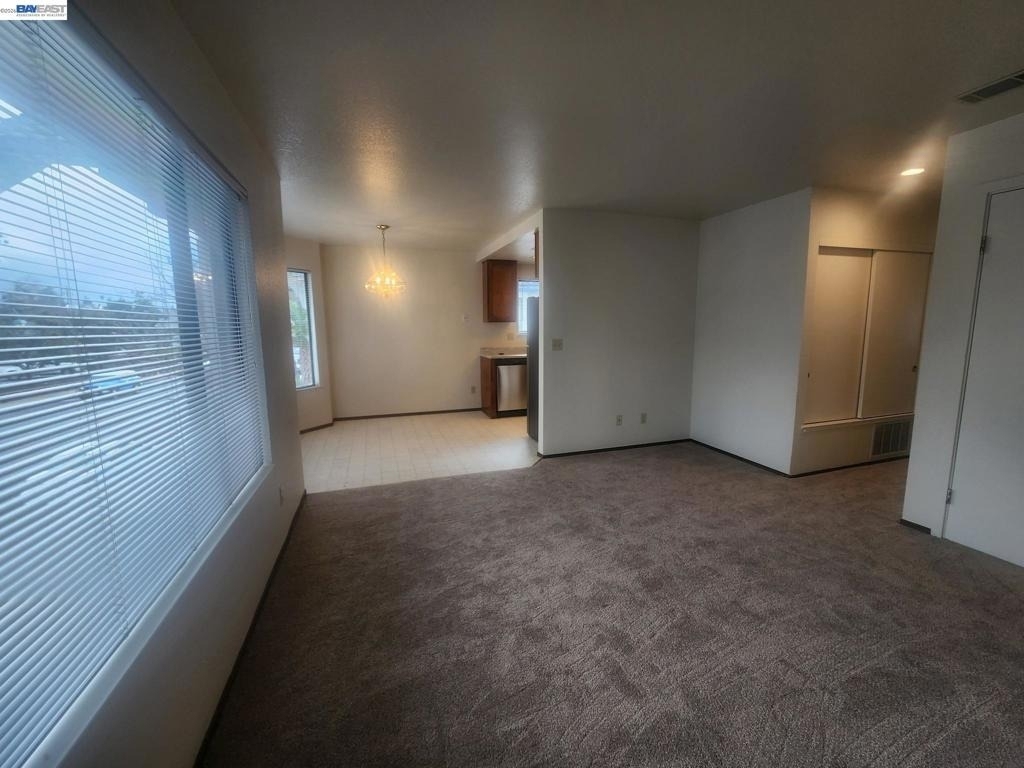 198 Peters Ave - Photo 2