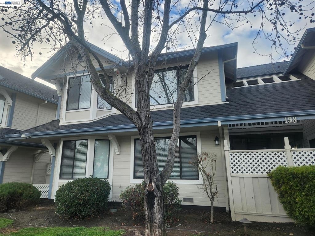 198 Peters Ave - Photo 0