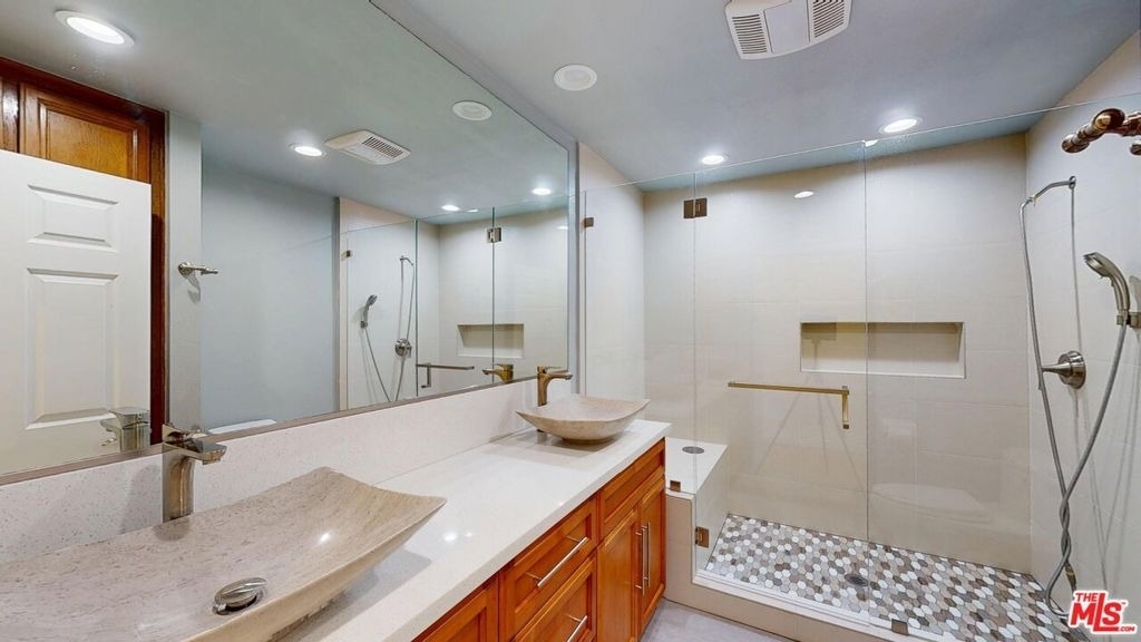 7814 Woodhall Avenue - Photo 32