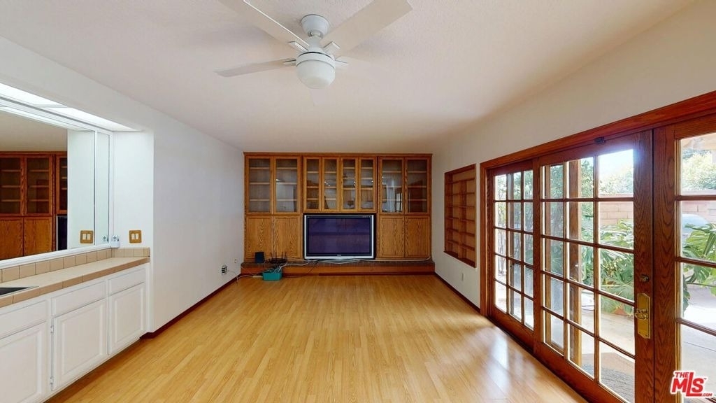 7814 Woodhall Avenue - Photo 11
