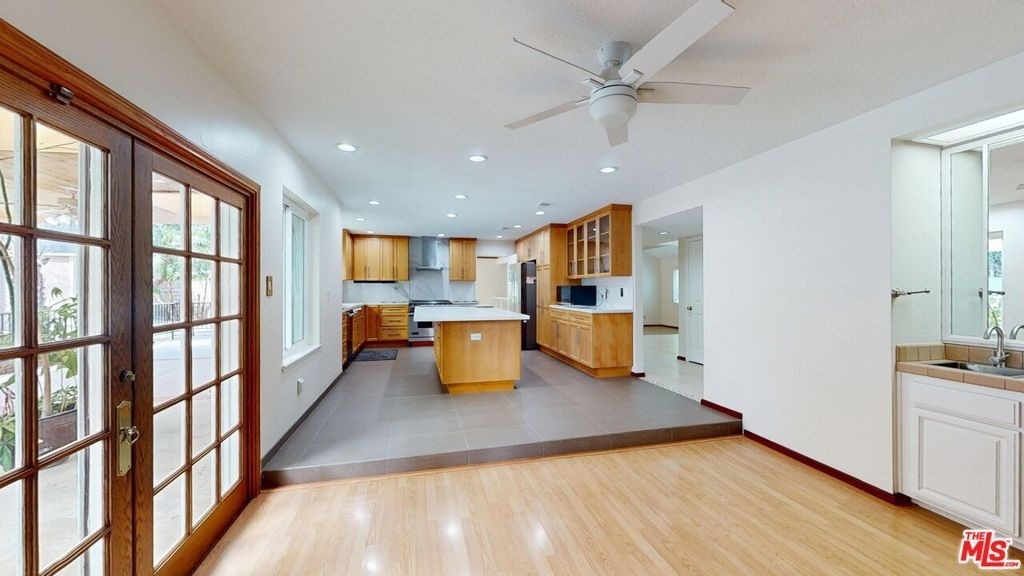 7814 Woodhall Avenue - Photo 10