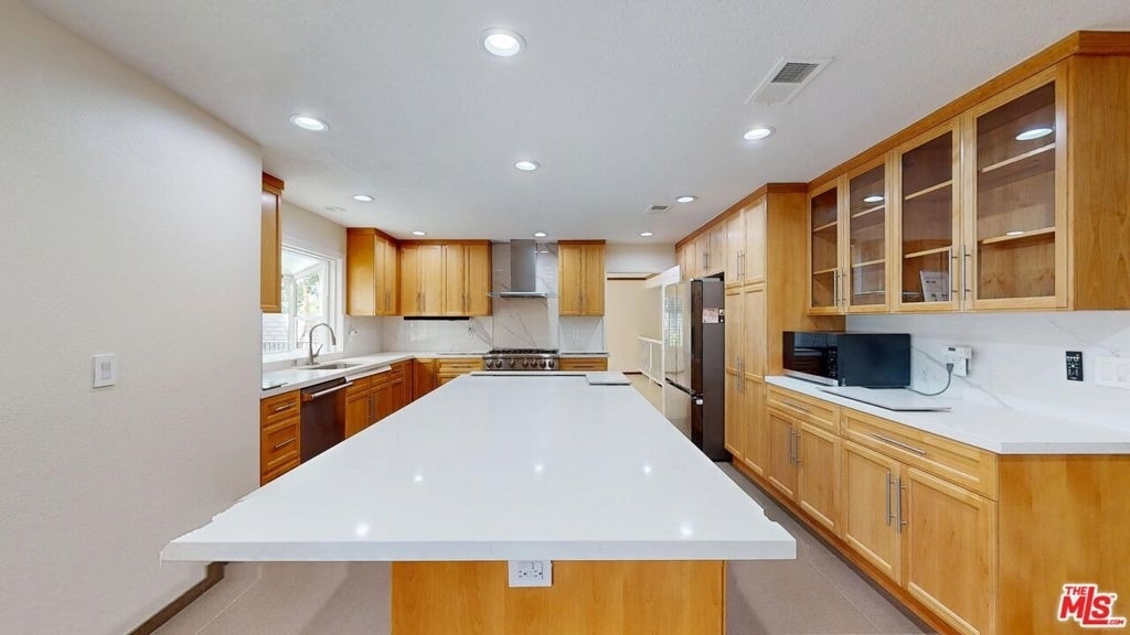 7814 Woodhall Avenue - Photo 7