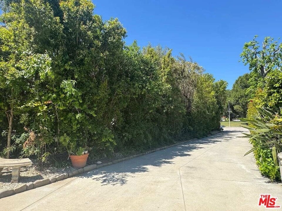 7814 Woodhall Avenue - Photo 36