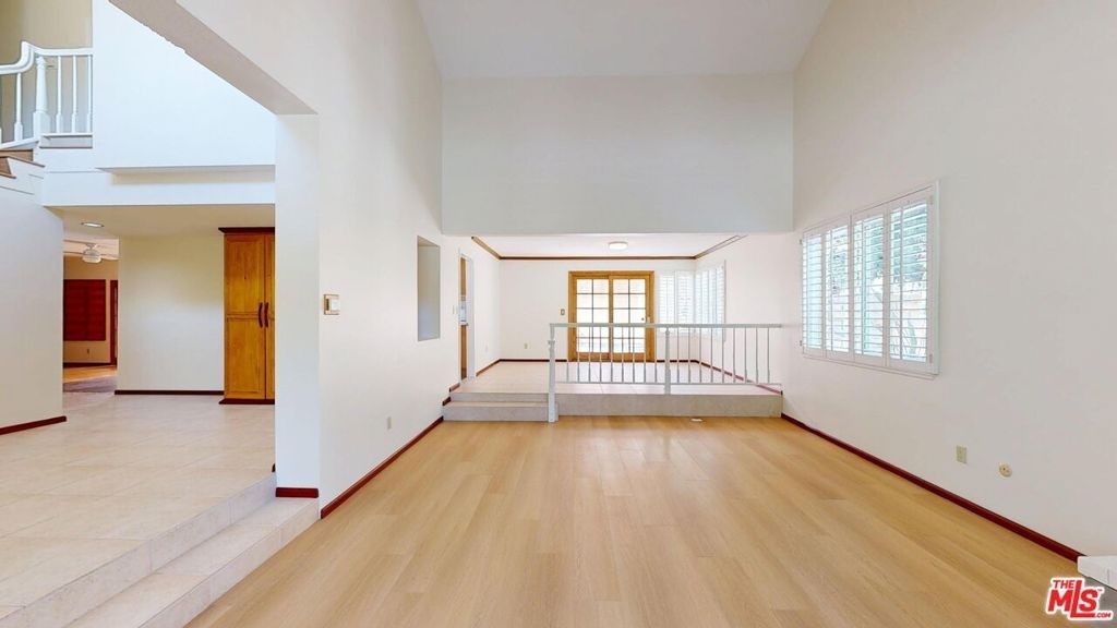 7814 Woodhall Avenue - Photo 2