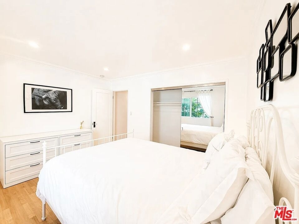 1028 12th Street - Photo 3