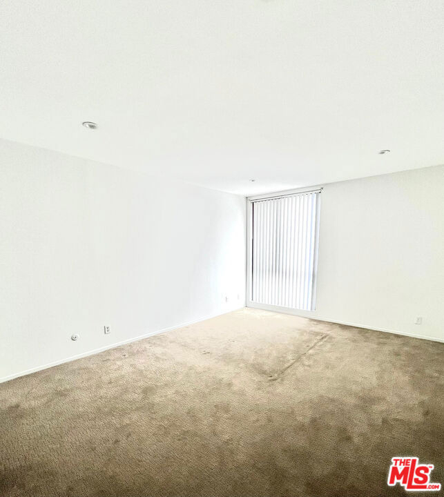906 N Doheny Drive - Photo 19