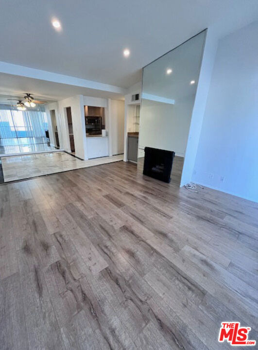 906 N Doheny Drive - Photo 6