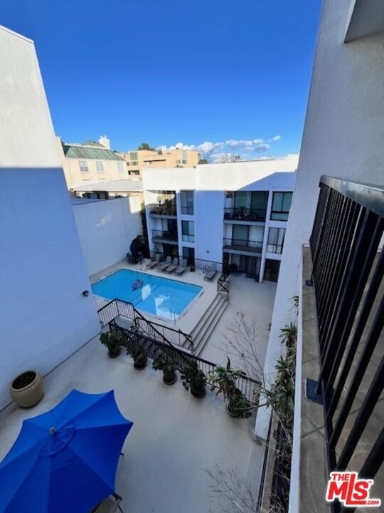 906 N Doheny Drive - Photo 28
