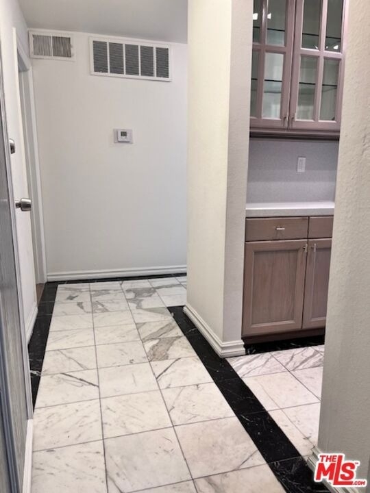 906 N Doheny Drive - Photo 14