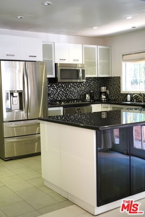 137 S Rexford Drive - Photo 3