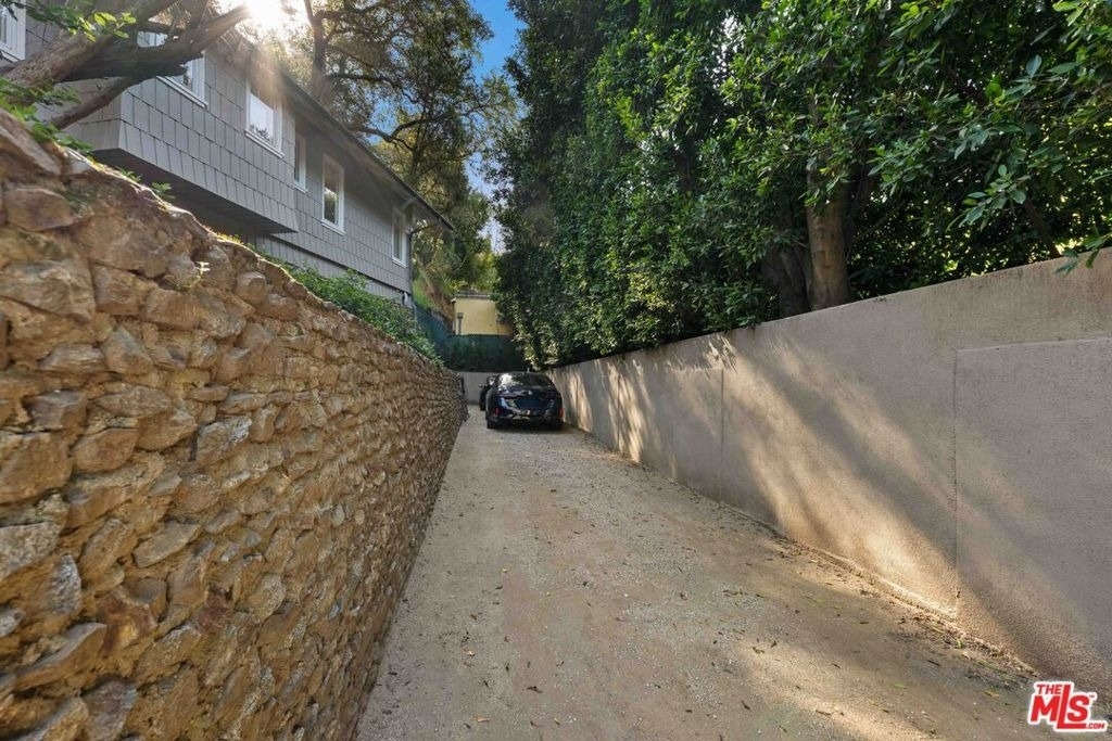 8050 Jovenita Canyon Drive - Photo 39