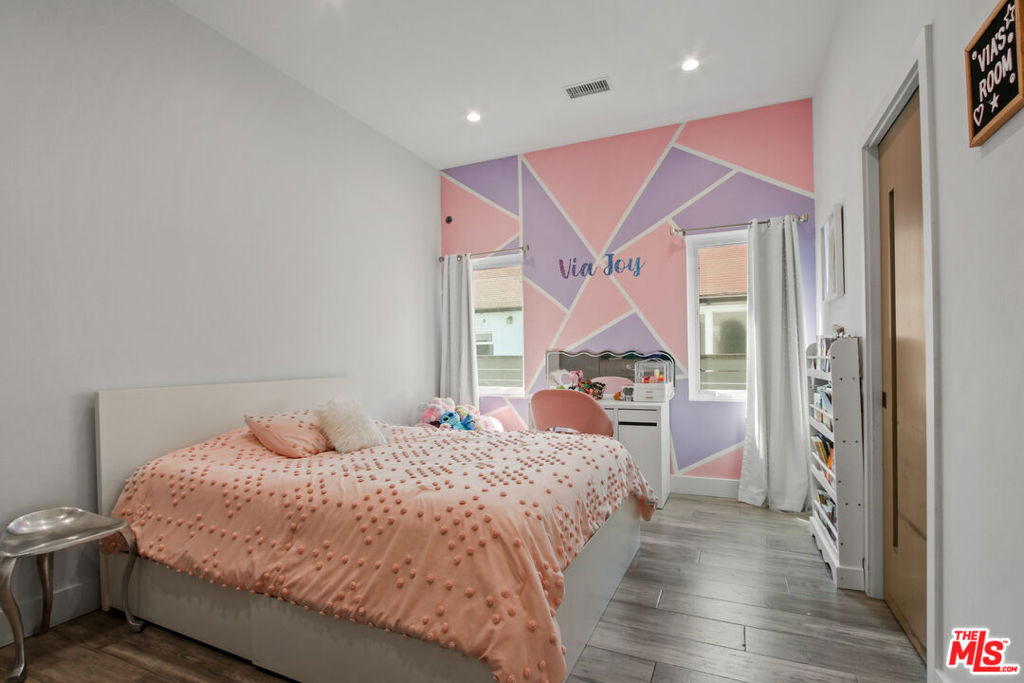 1420 Stearns Drive - Photo 9