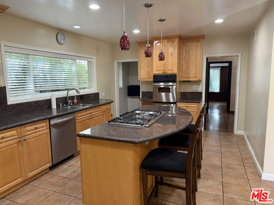 1861 W Mountain Street - Photo 11