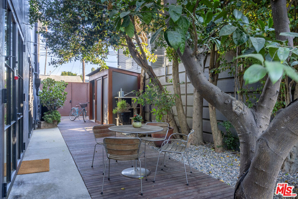 746 Marco Place - Photo 14