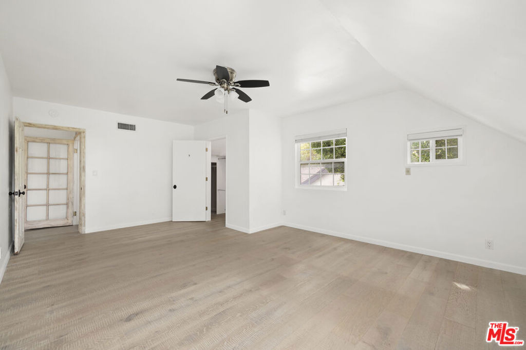 4309 Gentry Avenue - Photo 29