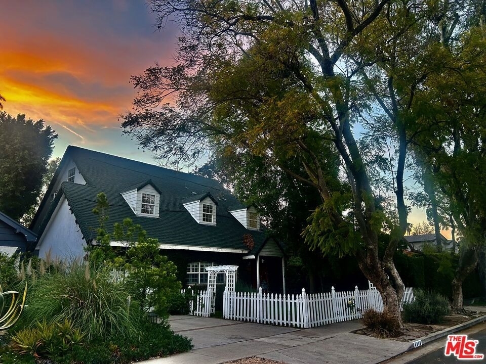 4309 Gentry Avenue - Photo 40