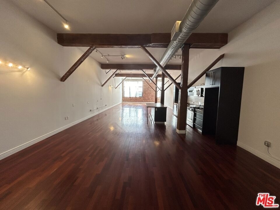 652 Mateo Street - Photo 1