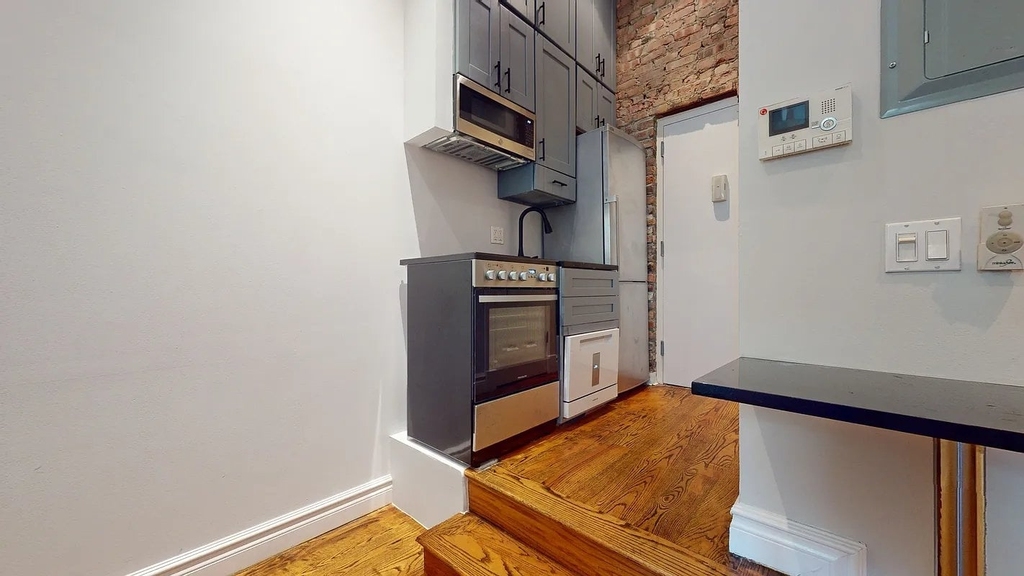 234 West 14th Street - Photo 1