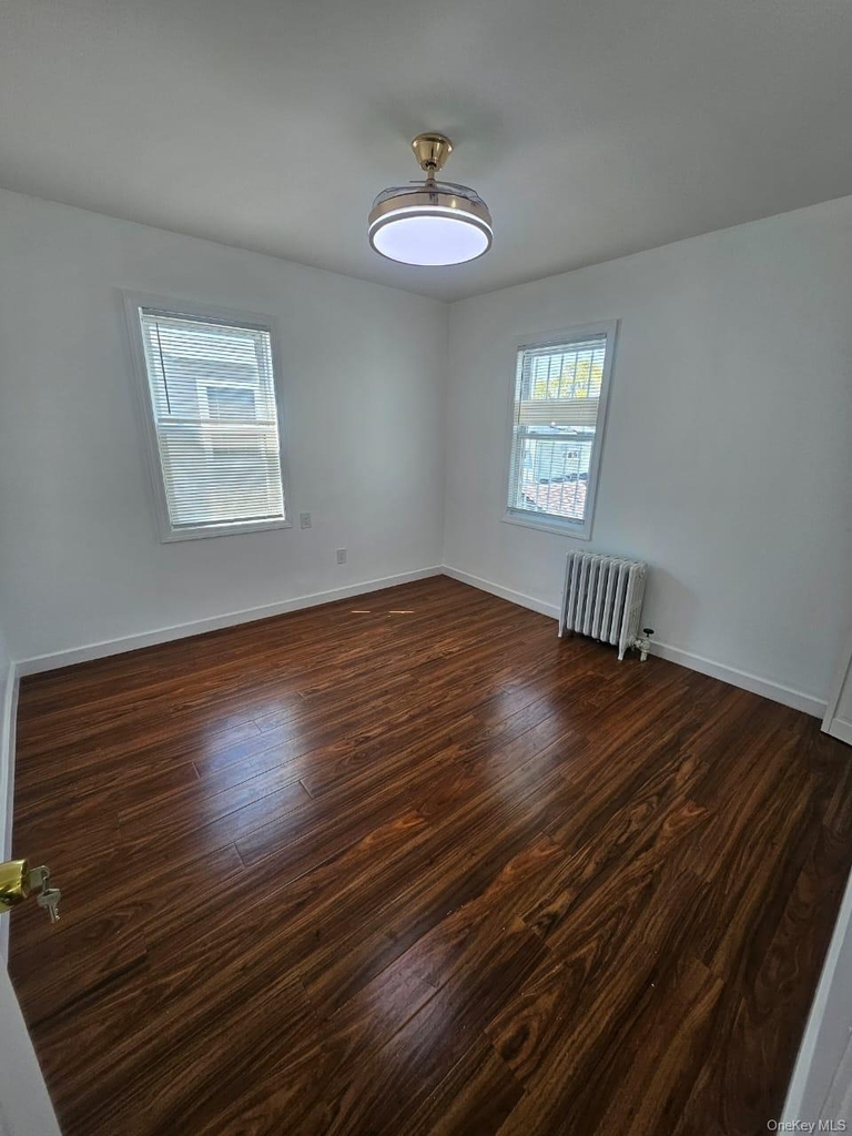 192-23 116th Road - Photo 5