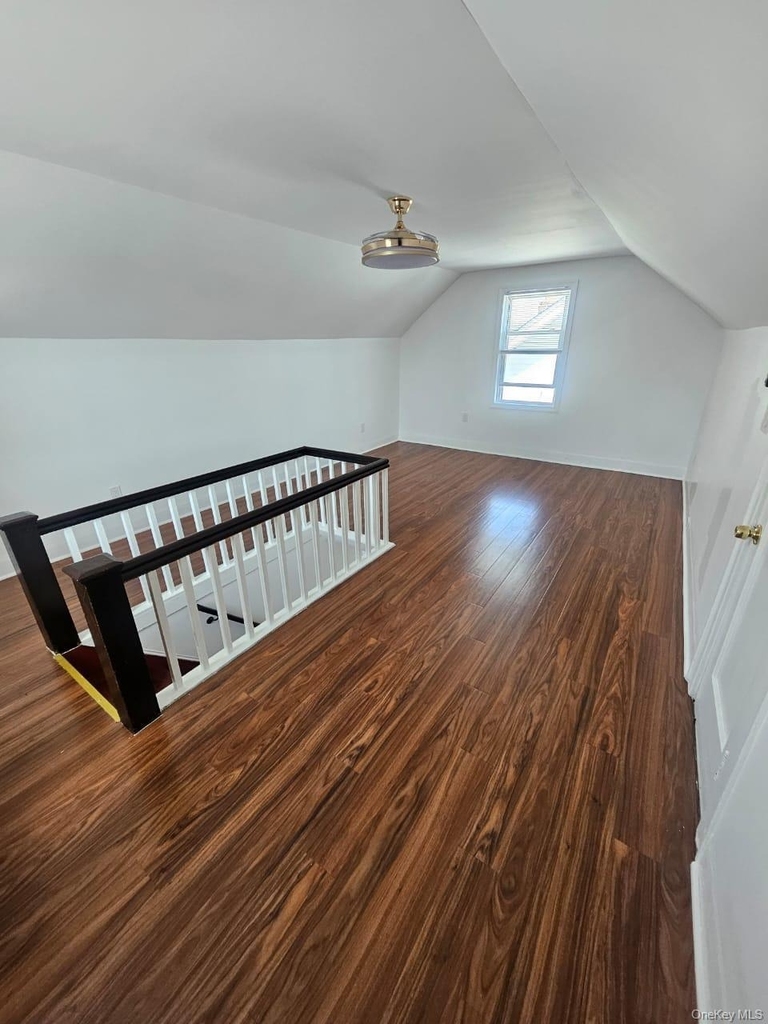 192-23 116th Road - Photo 4