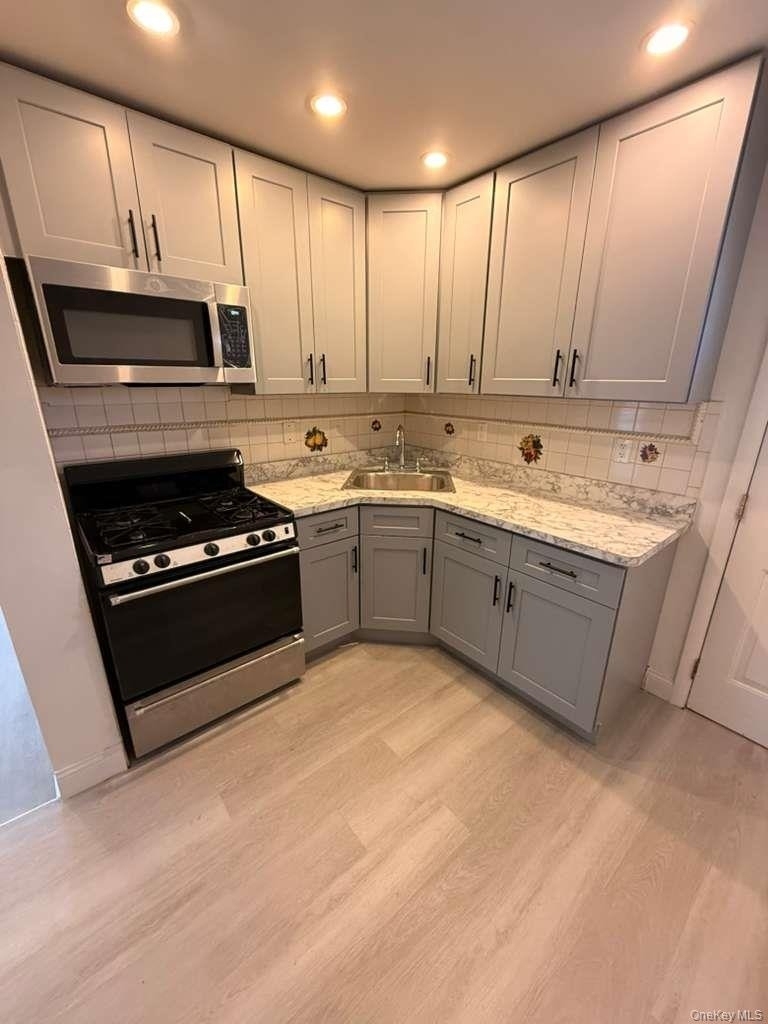 120-54 194th Street - Photo 1