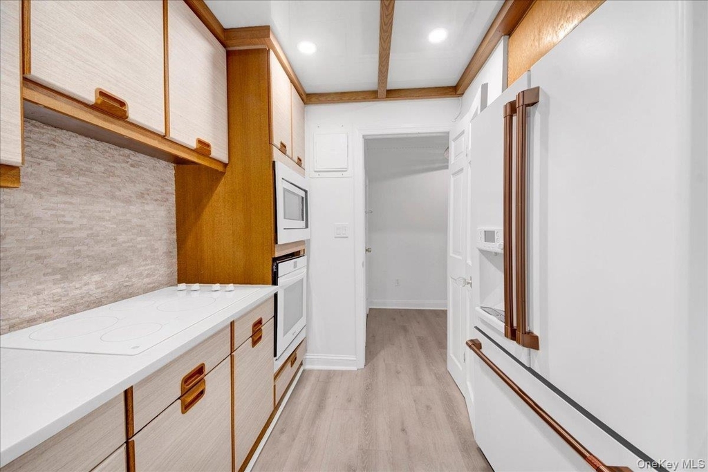 500 High Point Drive - Photo 6