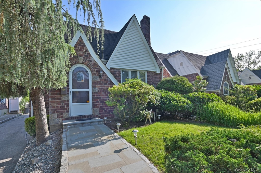 24948 Rushmore Terrace - Photo 2