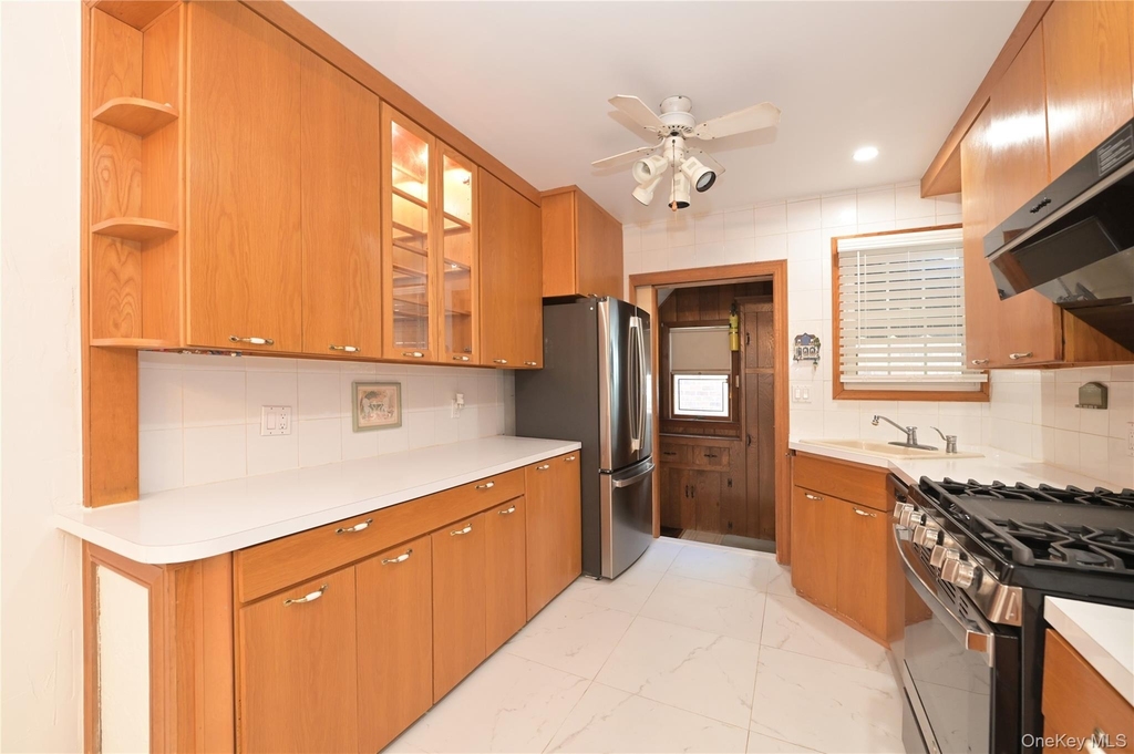 24948 Rushmore Terrace - Photo 12