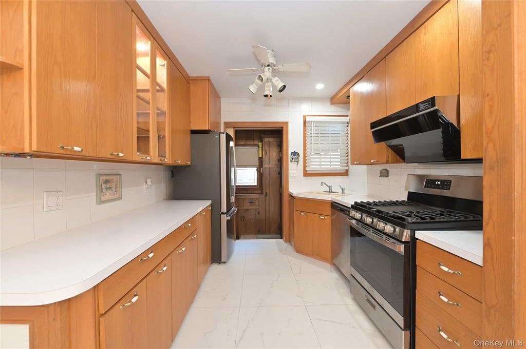 24948 Rushmore Terrace - Photo 13