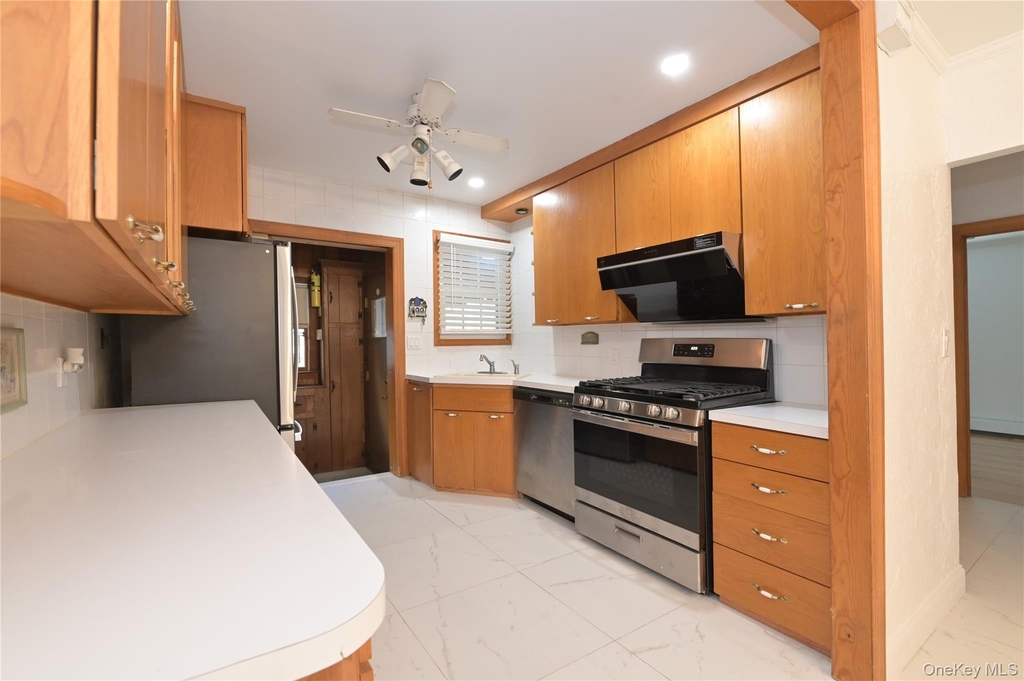 24948 Rushmore Terrace - Photo 11