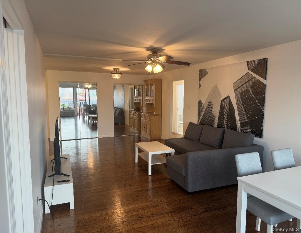 235 W Park Avenue - Photo 5