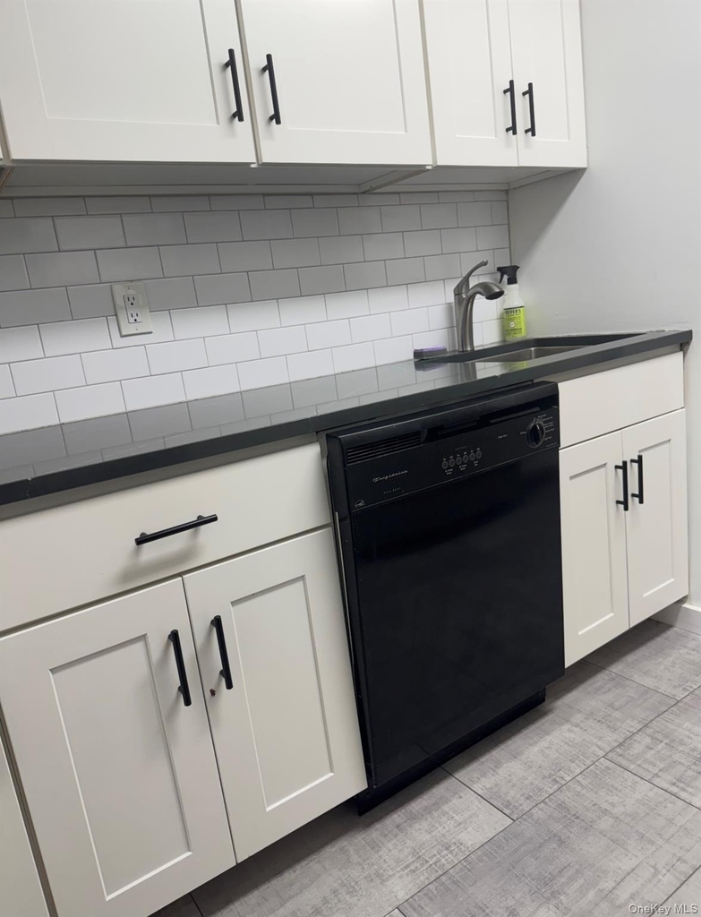 235 W Park Avenue - Photo 20