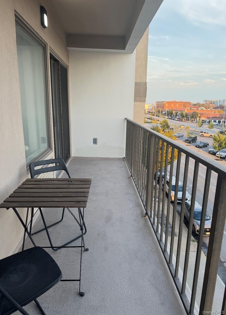 235 W Park Avenue - Photo 11