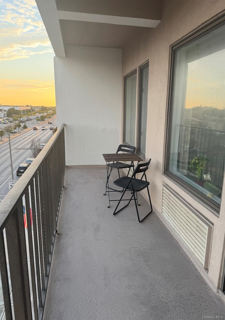 235 W Park Avenue - Photo 10