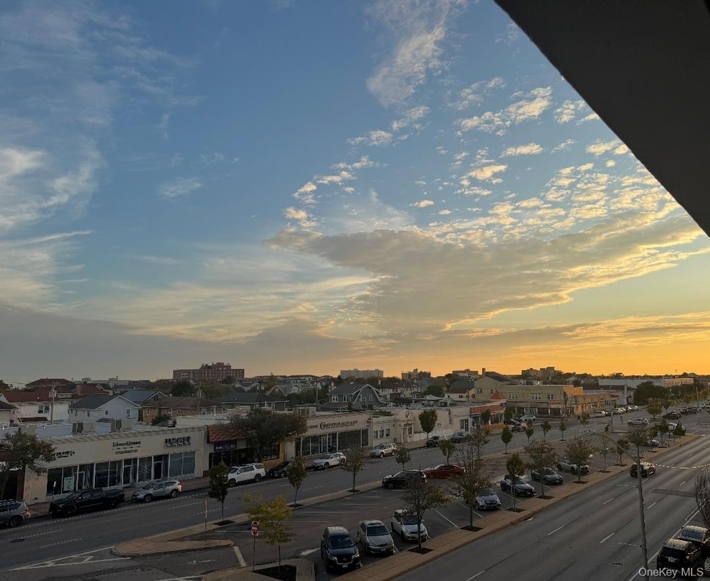 235 W Park Avenue - Photo 3
