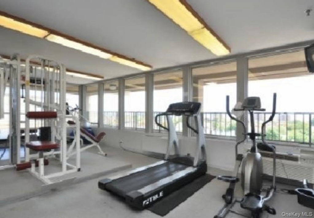 235 W Park Avenue - Photo 35