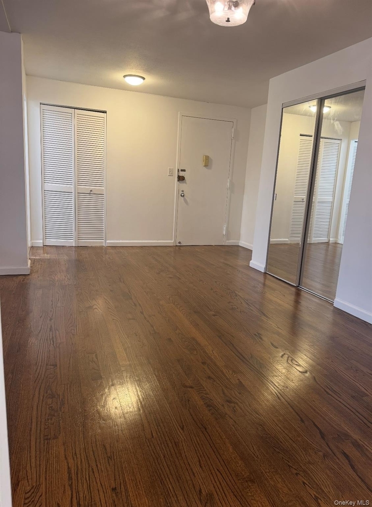 235 W Park Avenue - Photo 9