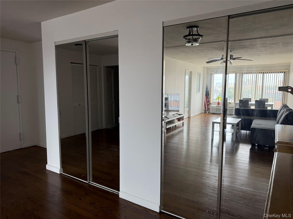 235 W Park Avenue - Photo 8