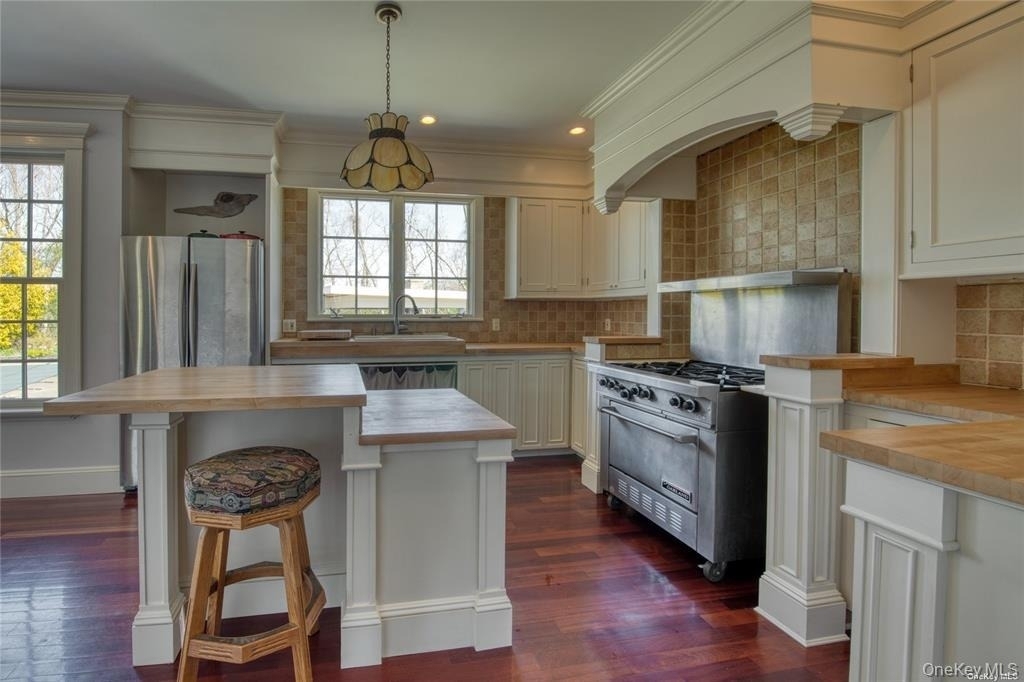 11003 Main Road - Photo 7