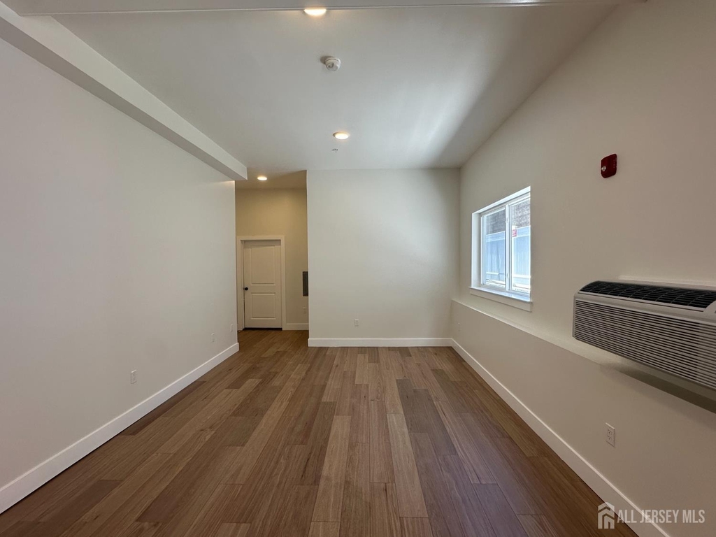 213 French Street - Photo 4