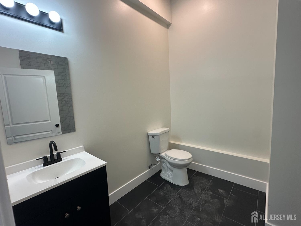 213 French Street - Photo 5