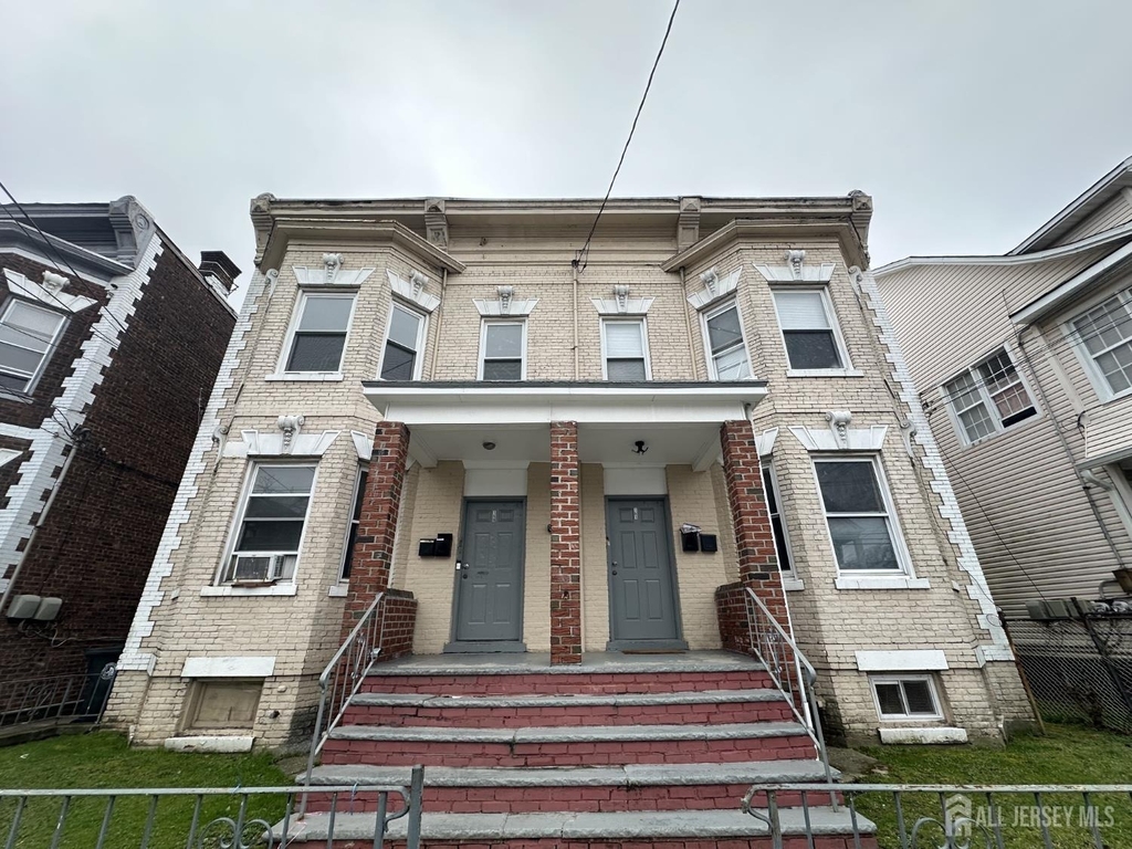 159 Lewis Street - Photo 0