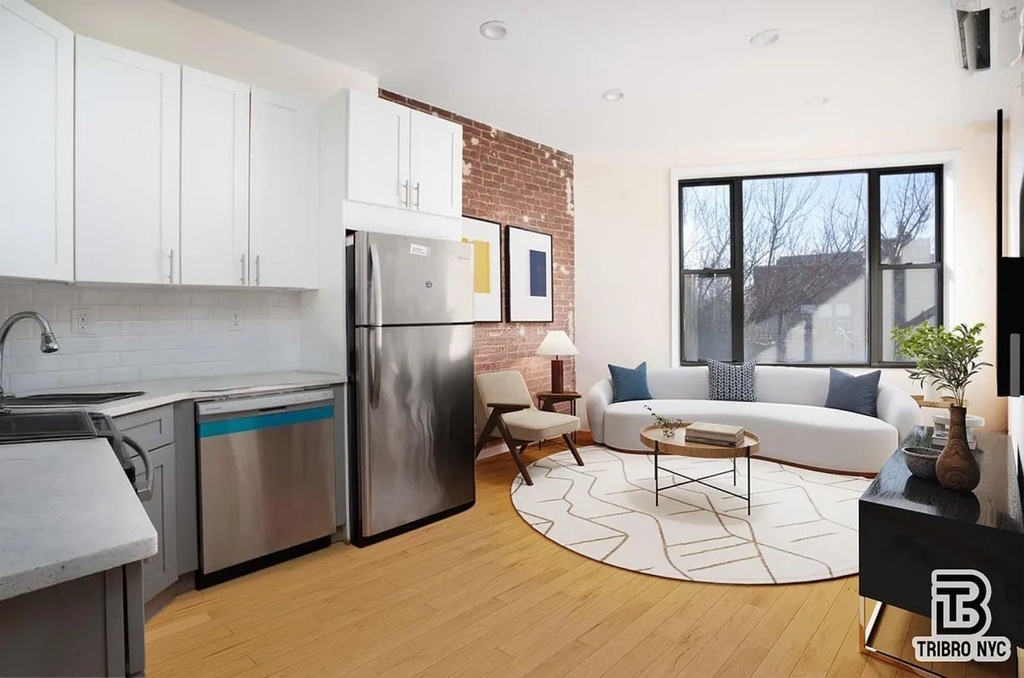 386 E 23rd Street - Photo 2