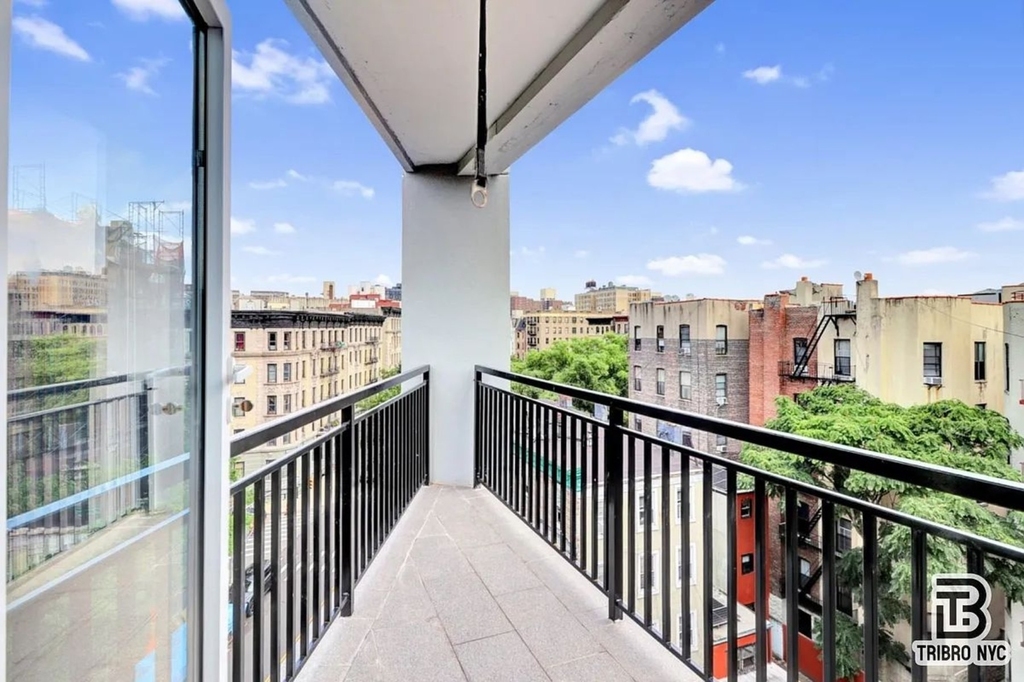 469 Convent Avenue - Photo 4